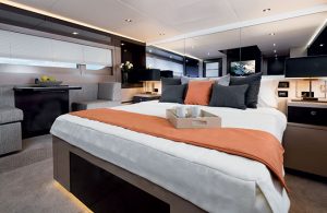 Cruisers Yachts - 60 Fly-master-stateroom