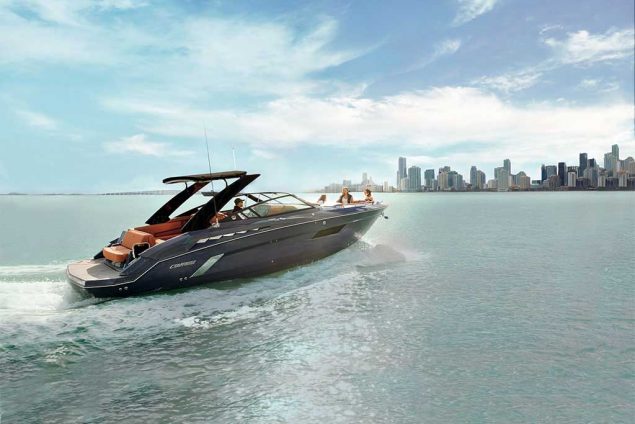 Cruisers Yachts - 338 South Beach Edition - Bow Rider